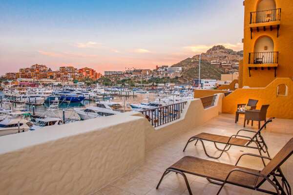 Balcony-Master-Suite-MV_6C56D8AF-1045-48CB-9A7CC46F40F449B6_2b8e970b-2473-4d5d-a05e6fbc7f9989ca__2_