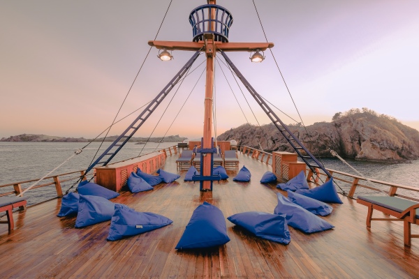 BMalaillo_Top_Deck_01