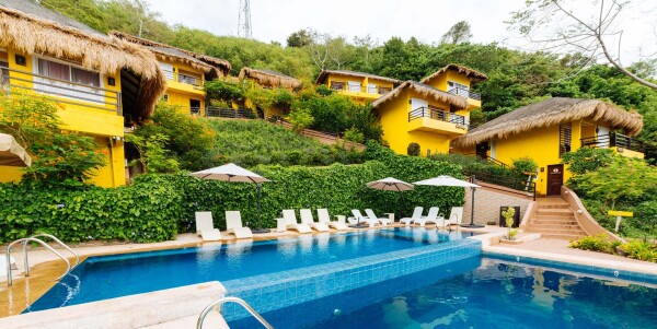 Buceo-Anilao-Pool-Area-Header