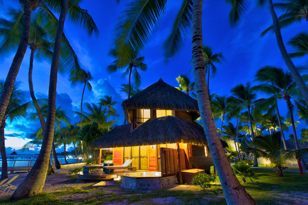 Kia-Ora-Resort-isola-di-Rangiroa-Polinesia-eccezionale-ospitalita_-Profondo-Blu-3