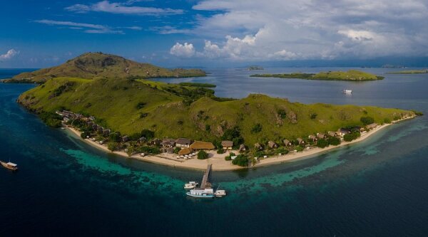 komodo-resort-diving