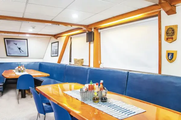 nautilus-explorer-dining-area23