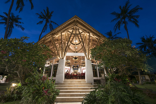 restaurant-at-night-1200x800-1