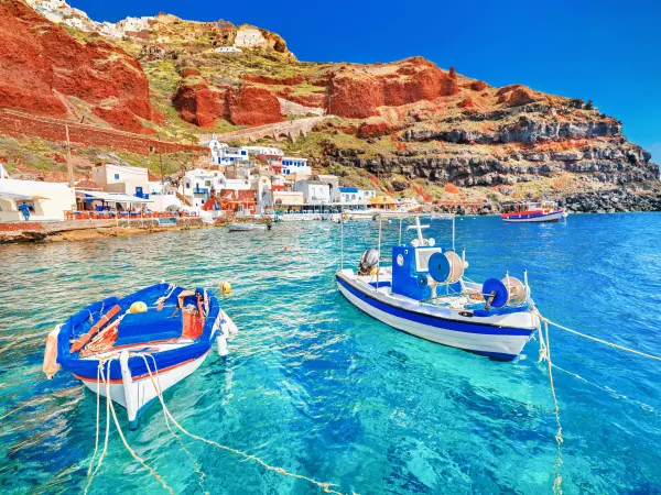 santorini-gr-water_vdzH6ni0