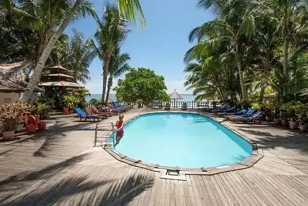 Sipadan-Mabul-Resort-Swimmingpool__1_