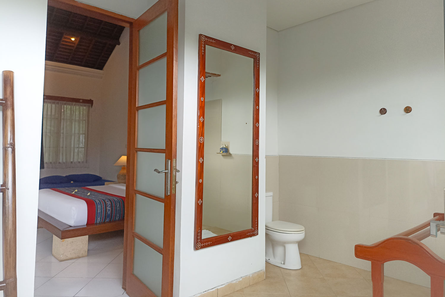 Almarik-Superior-Bathroom-02