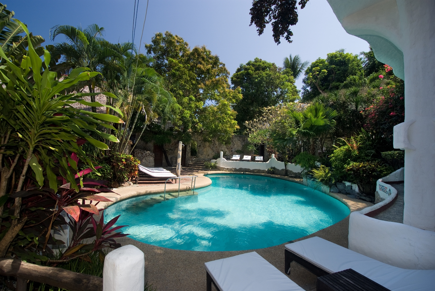 Atlantis-Puerto-Galera-Pool-1