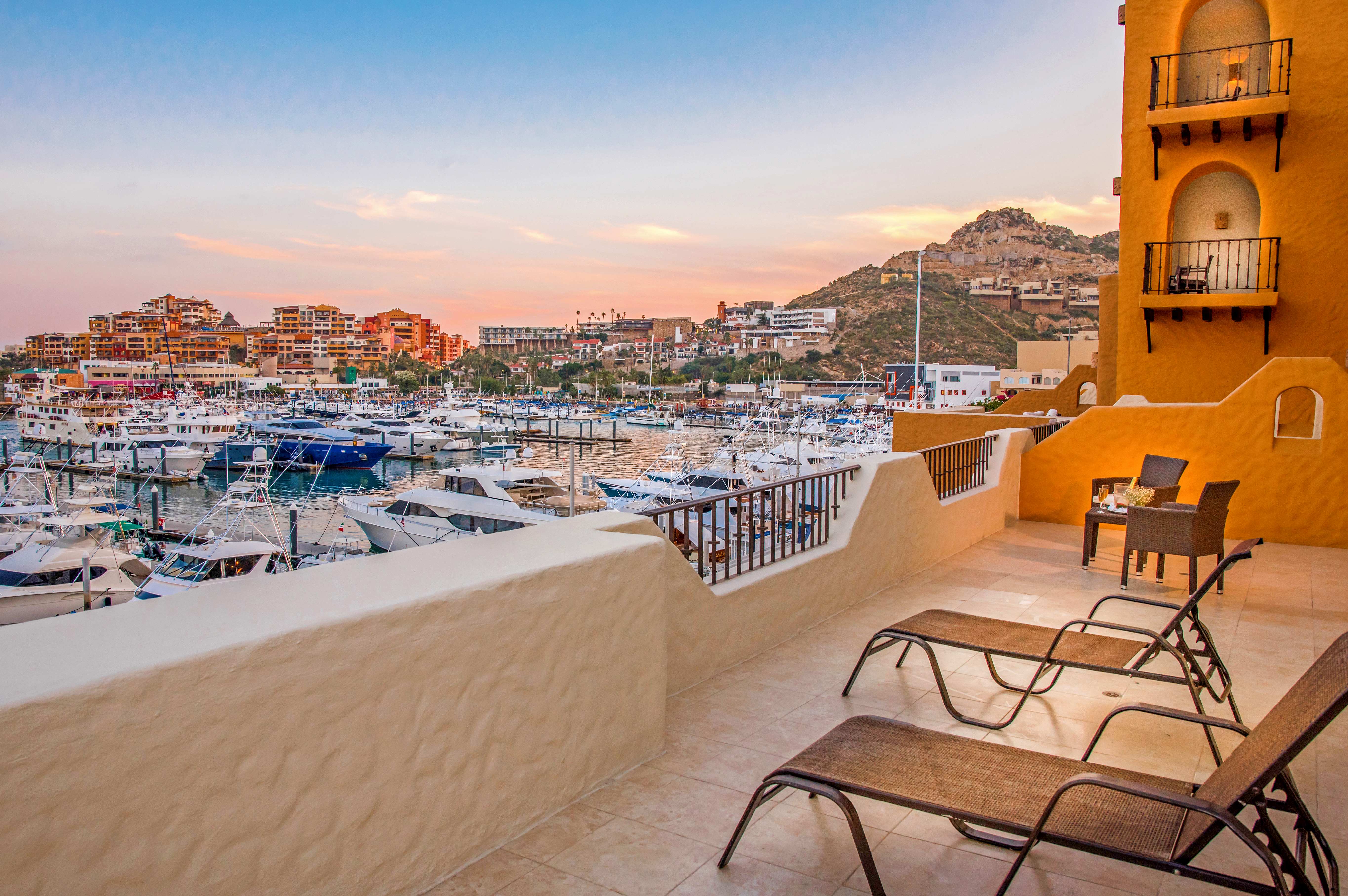 Balcony-Master-Suite-MV_6C56D8AF-1045-48CB-9A7CC46F40F449B6_2b8e970b-2473-4d5d-a05e6fbc7f9989ca__2_