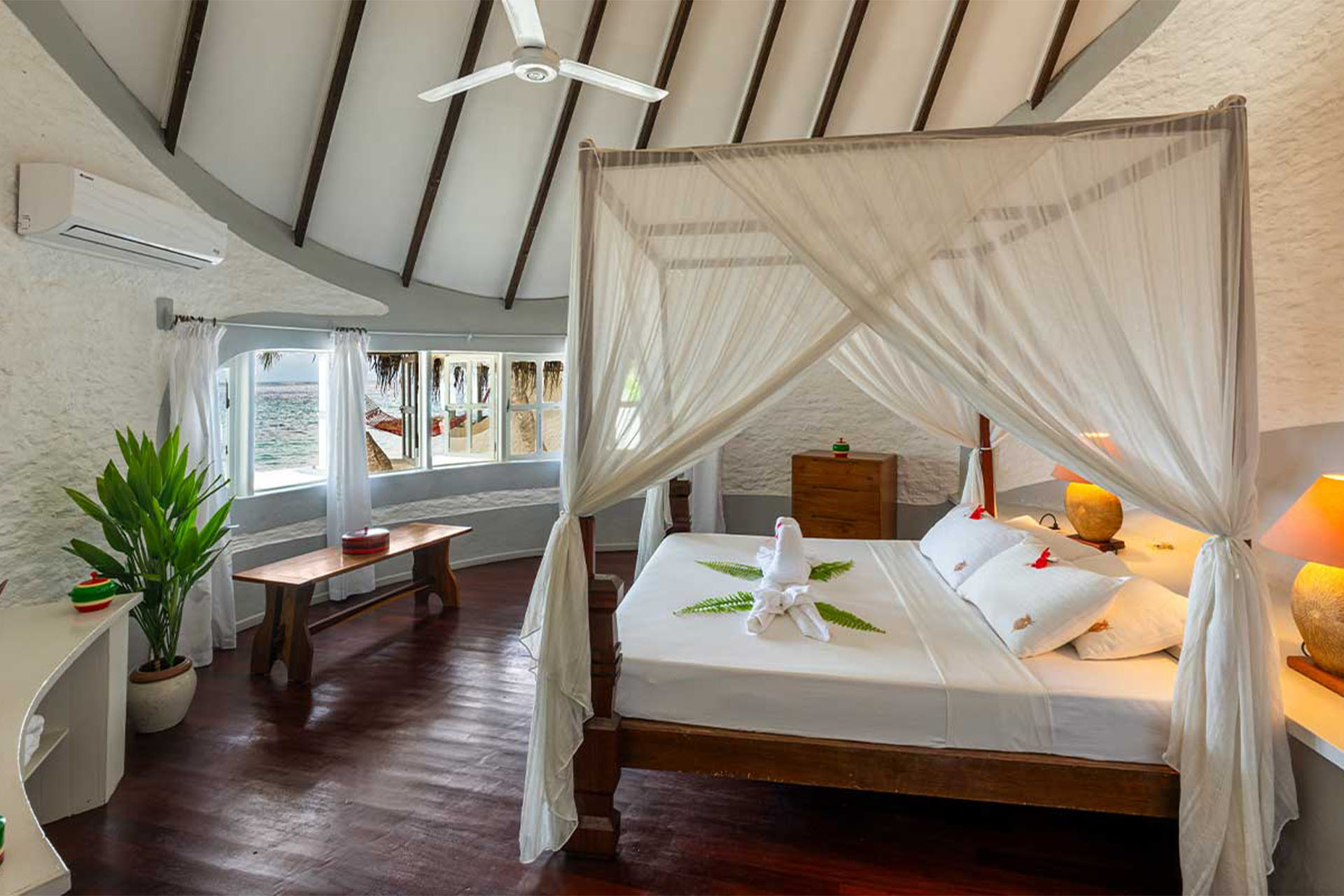 deluxe-beach-villa-9