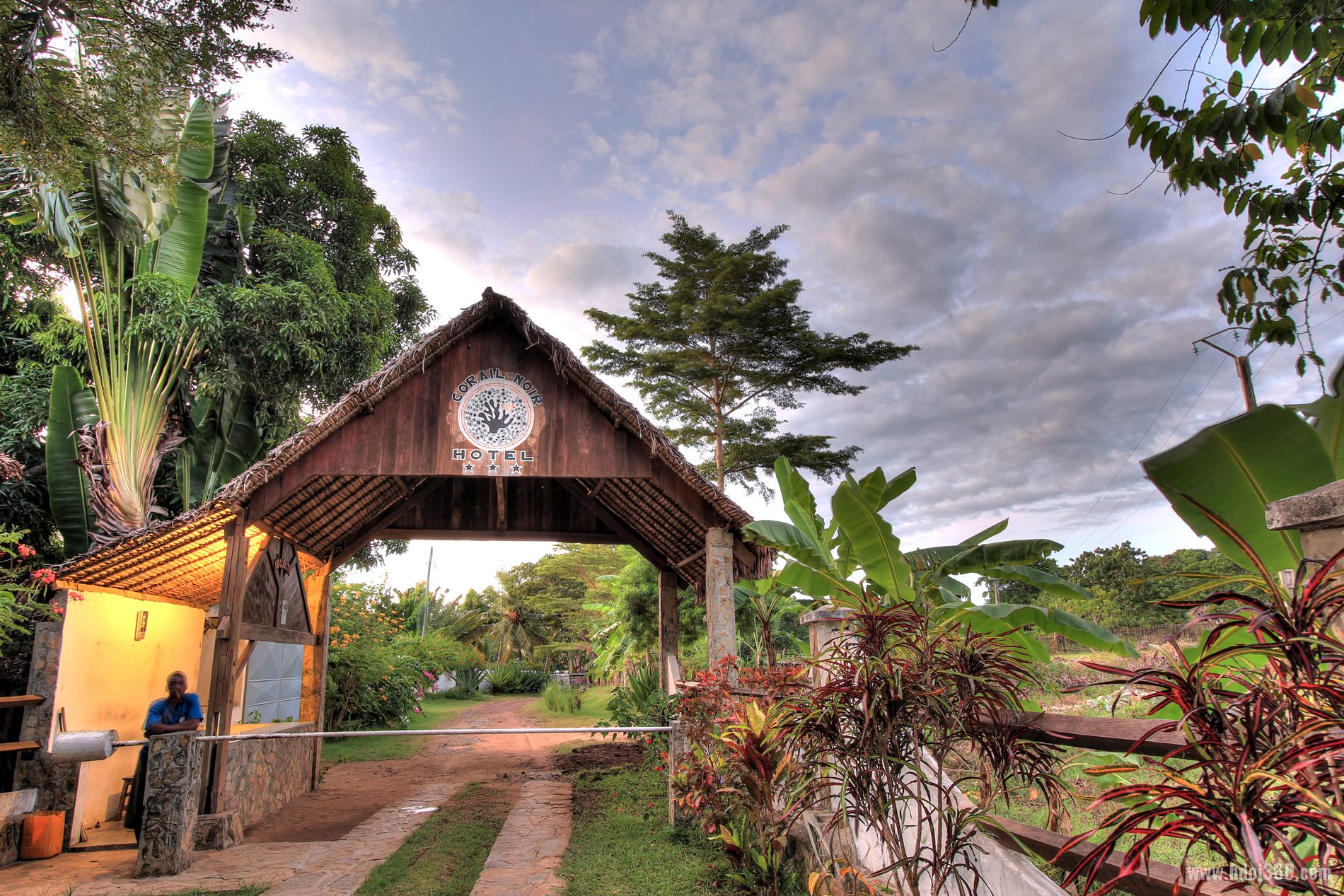 exterieurs_le_corail_noir_nosybe_photo_hdoi360_49