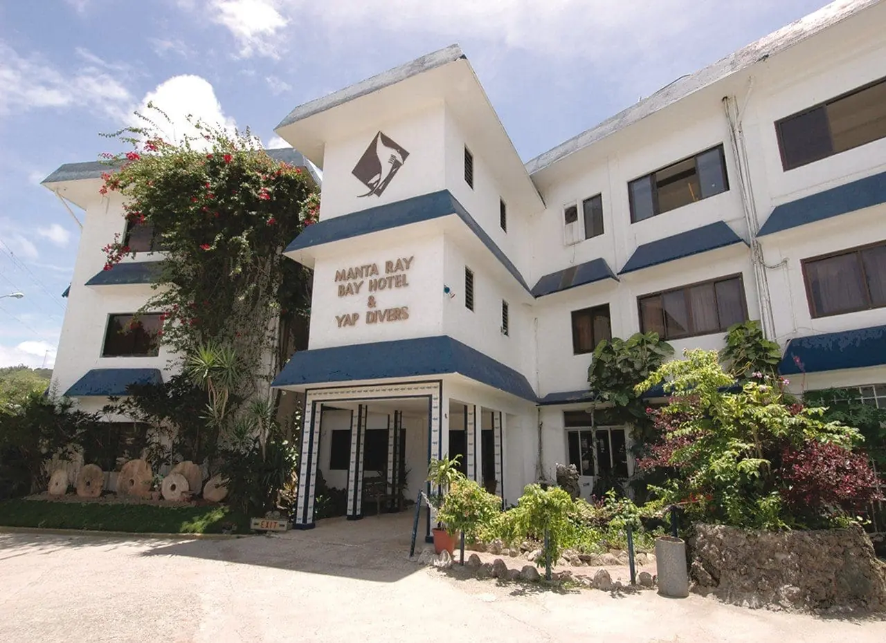 FM_Manta_Ray_Bay_Eingang_Unterkunft