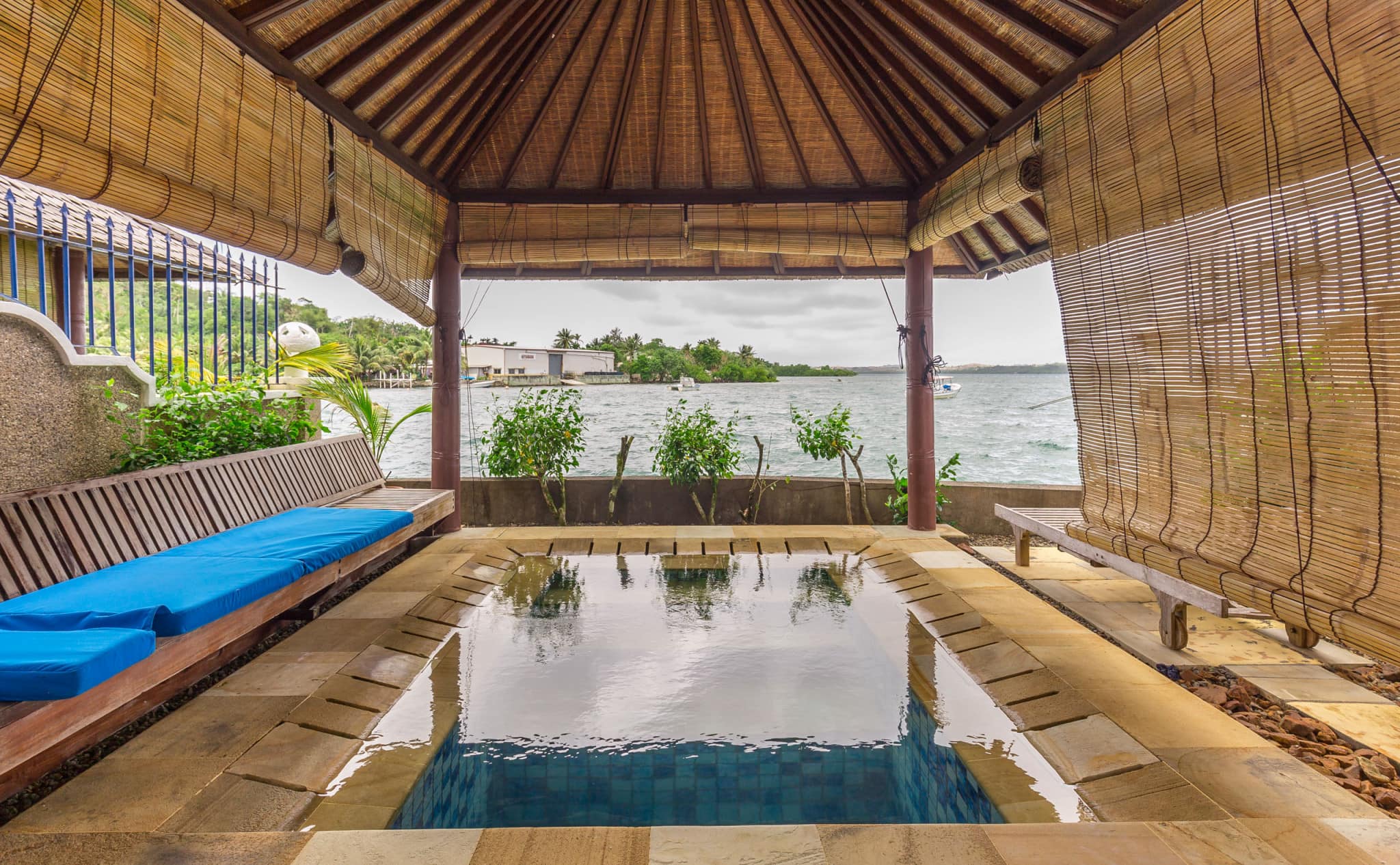 IMG_9227-micronesia-fsm-manta-ray-bay-resort-yap-offers-luxury-on-remote-yap-island-hotel-review-007