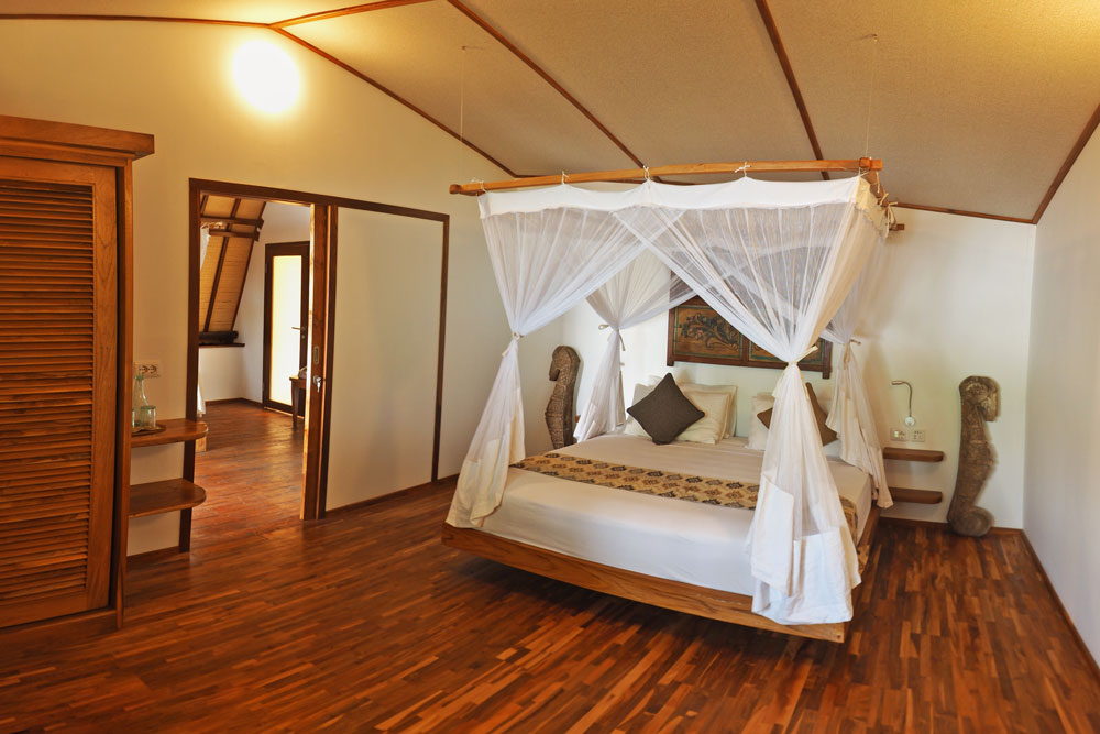 komodo-resort-First-Bedroom-2