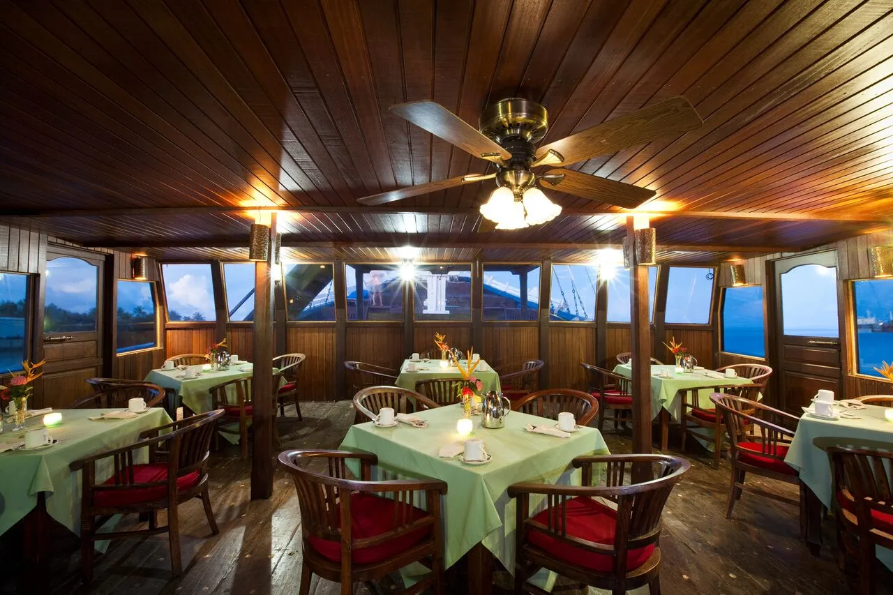 MRB-indoor-dining-area-on-restaurant-ship-optimized