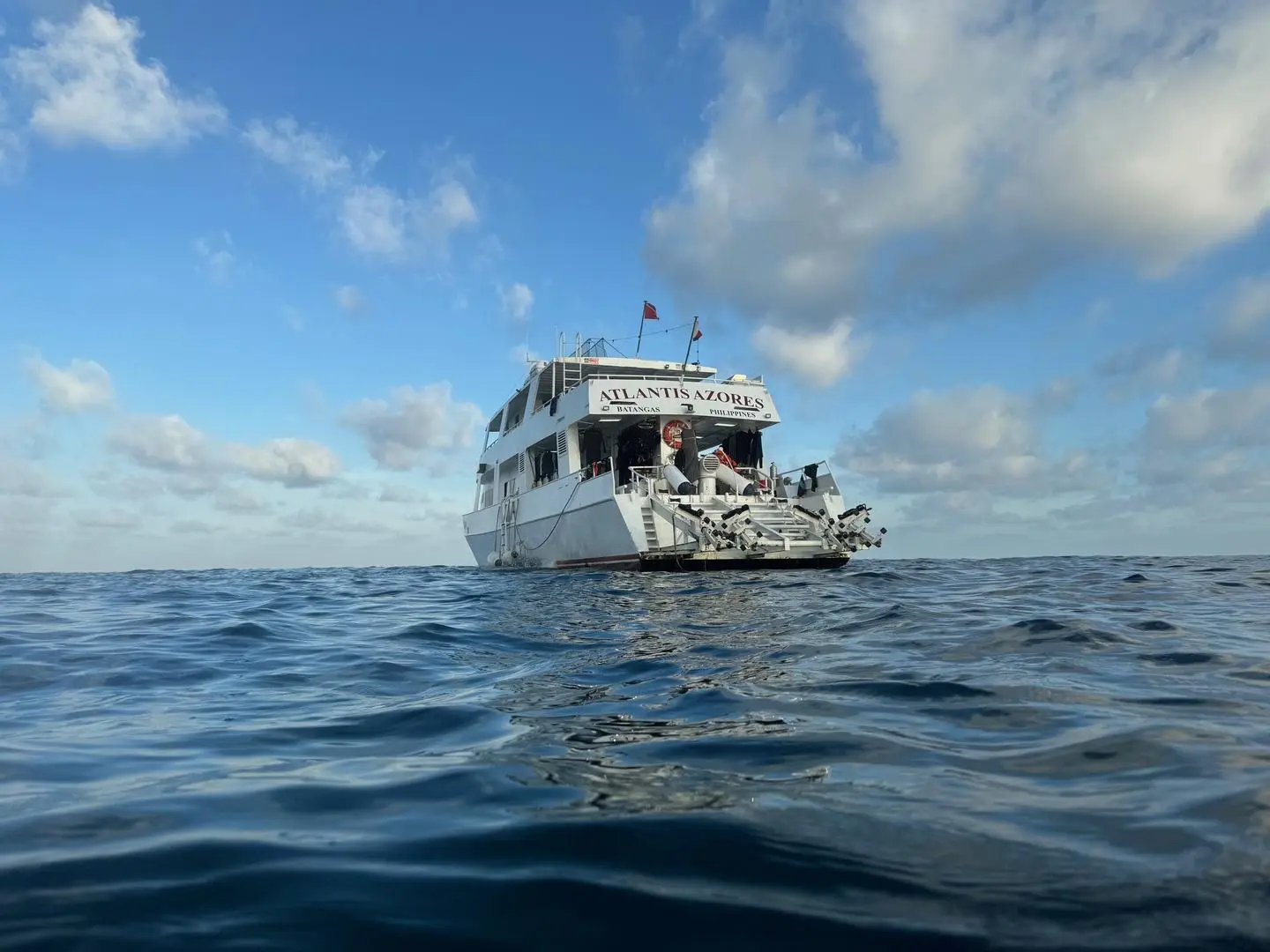 philippines-atlantis-adventurer-azores-over-under