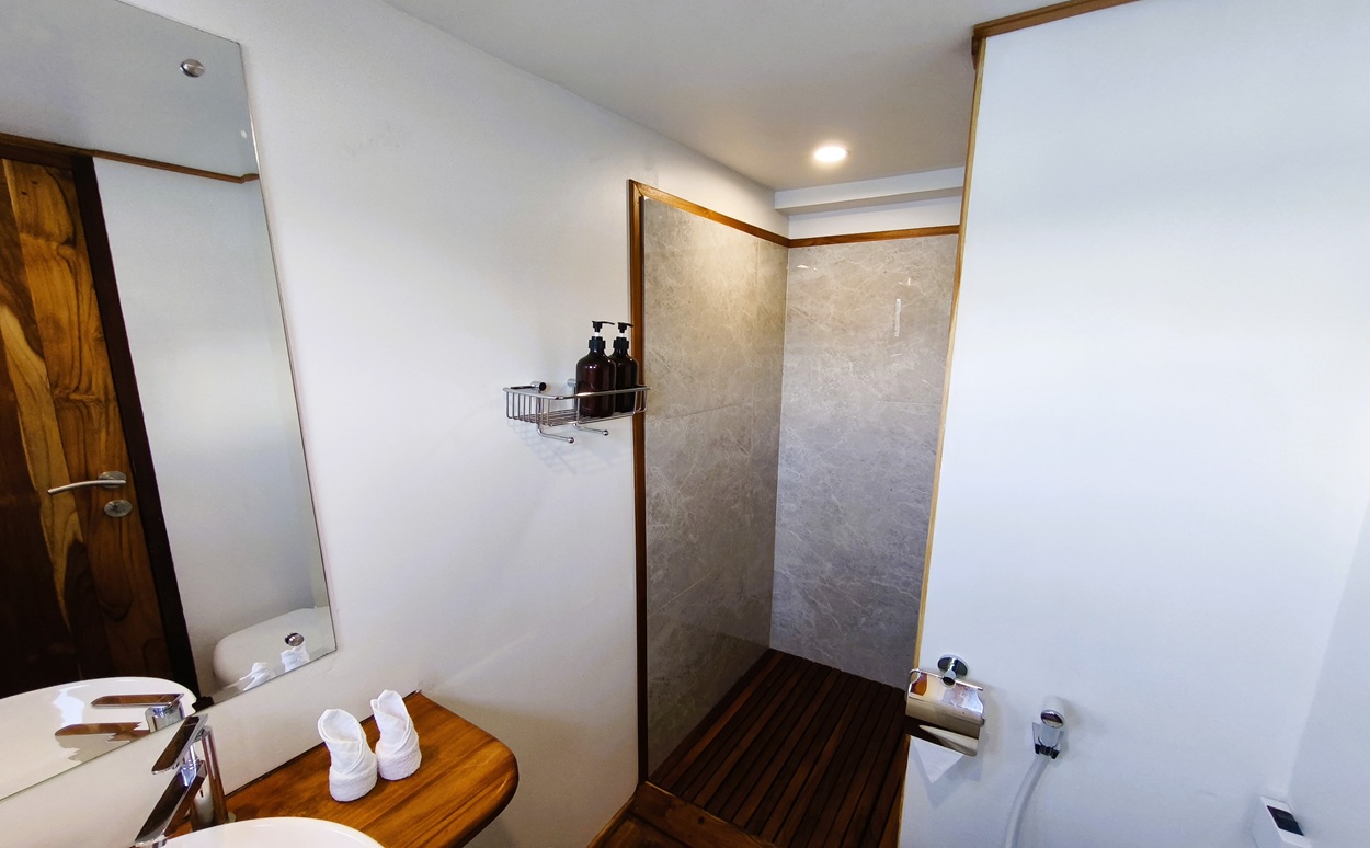 PUTRI_NAGA_BATHROOM2s