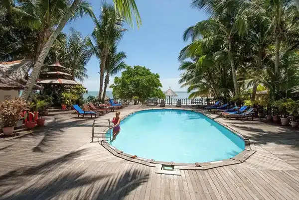 Sipadan-Mabul-Resort-Swimmingpool__1_
