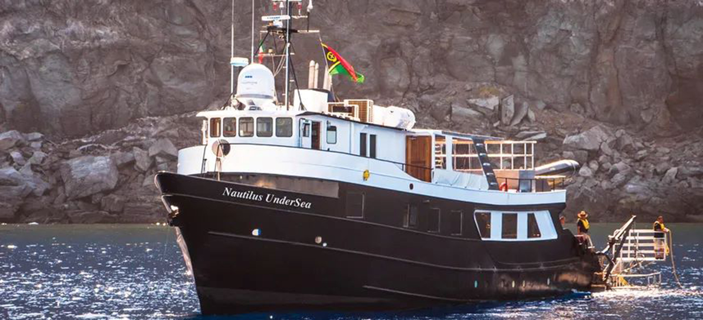 undersea-anchored-guadalupe-005454